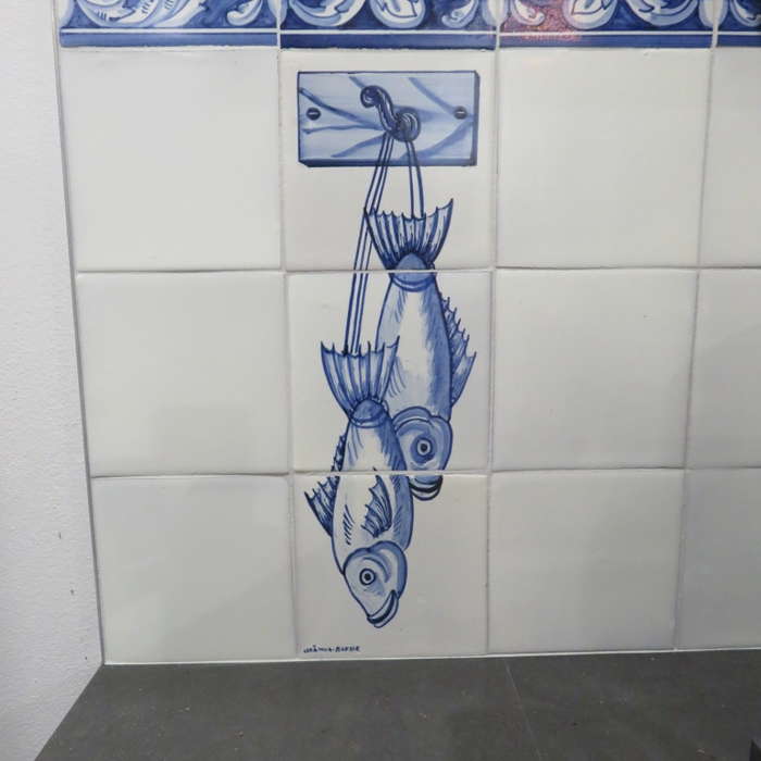 Single fish panel with Flores Grande border