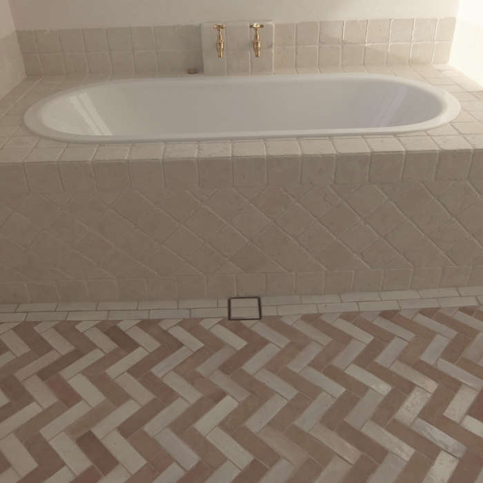 Bianceone cobblestone bath