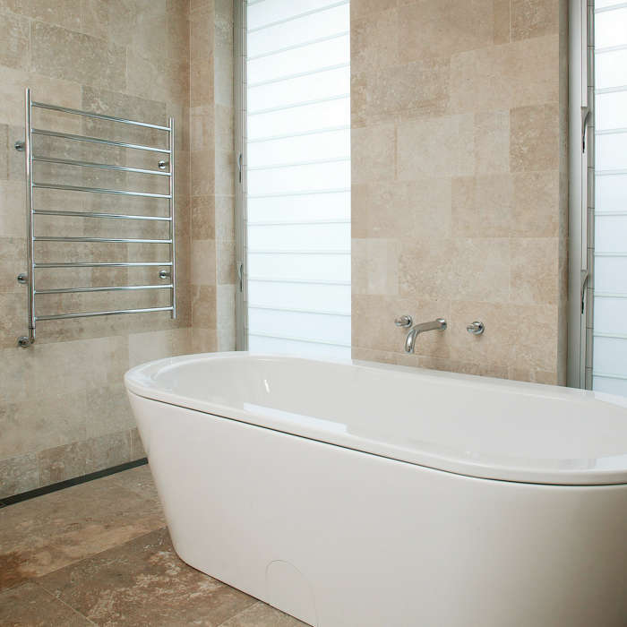 Noce travertine floor and walls
