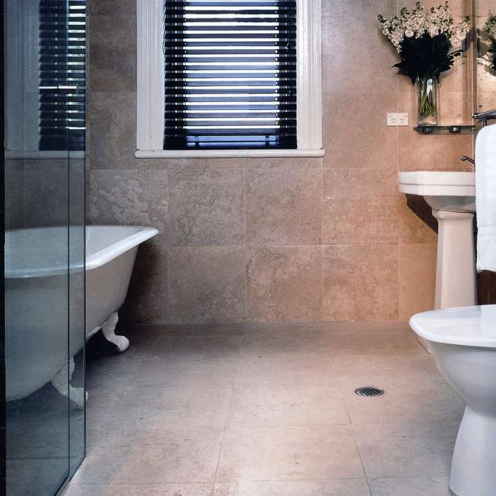 Noce travertine floor and walls