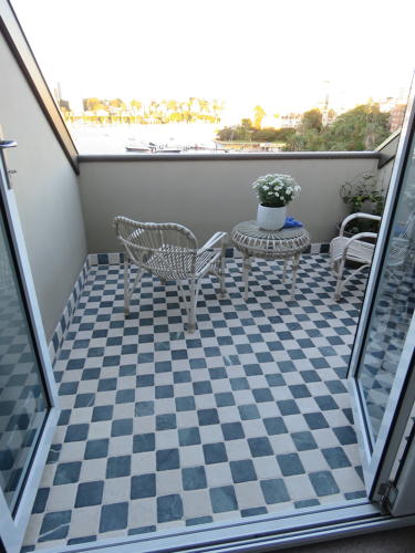 Verde tumbled marble cobblestones - NOW ON SALE