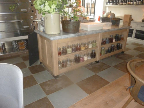 Moka tumbled marble cobblestones