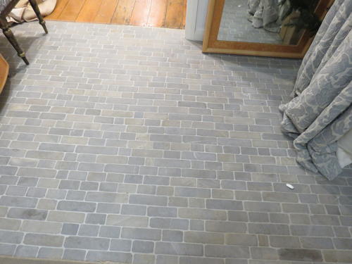 Tunis Grigio tumbled marble cobblestones