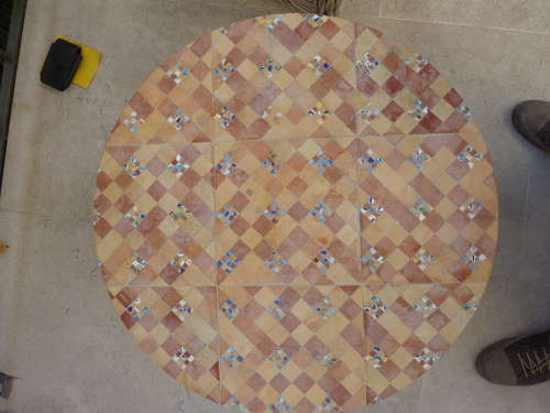 Chercal circular table