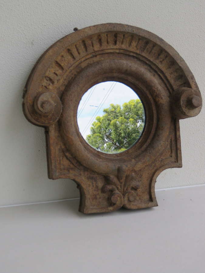 Small cast iron "Oeil de Boeuf" 19th C