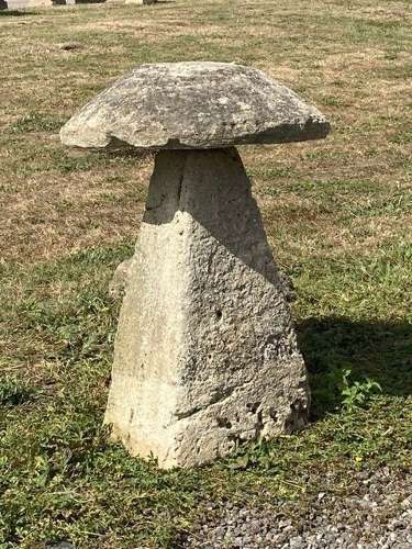 Cotswold Staddle stone, 18th C